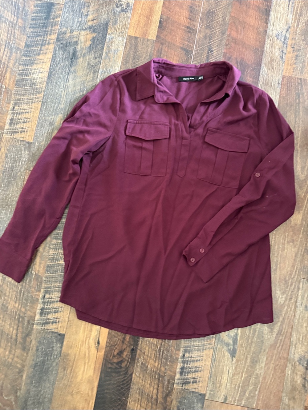 Doe & Rae Button Down Blouse in Maroon Size Medium Like New